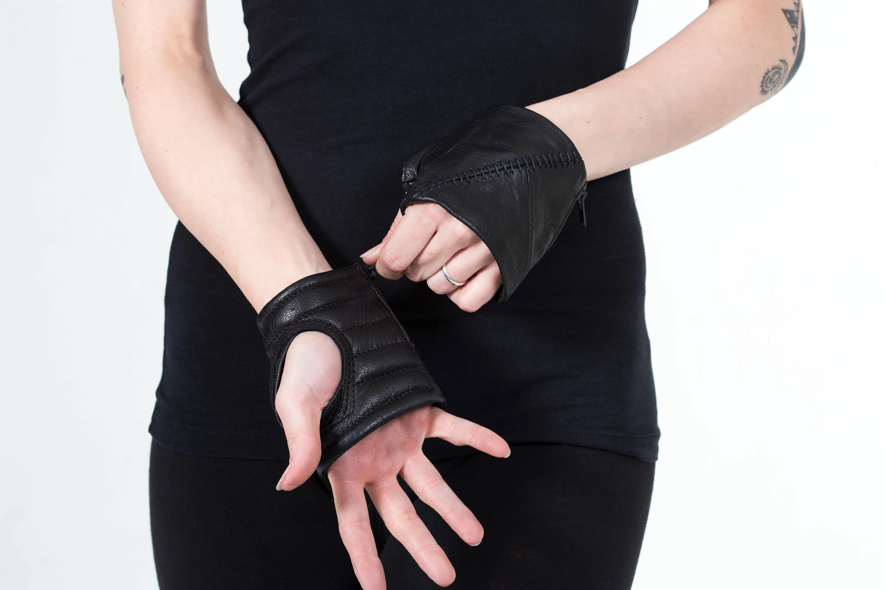 STREET BRIGADE Black Leather Fingerless Gloves